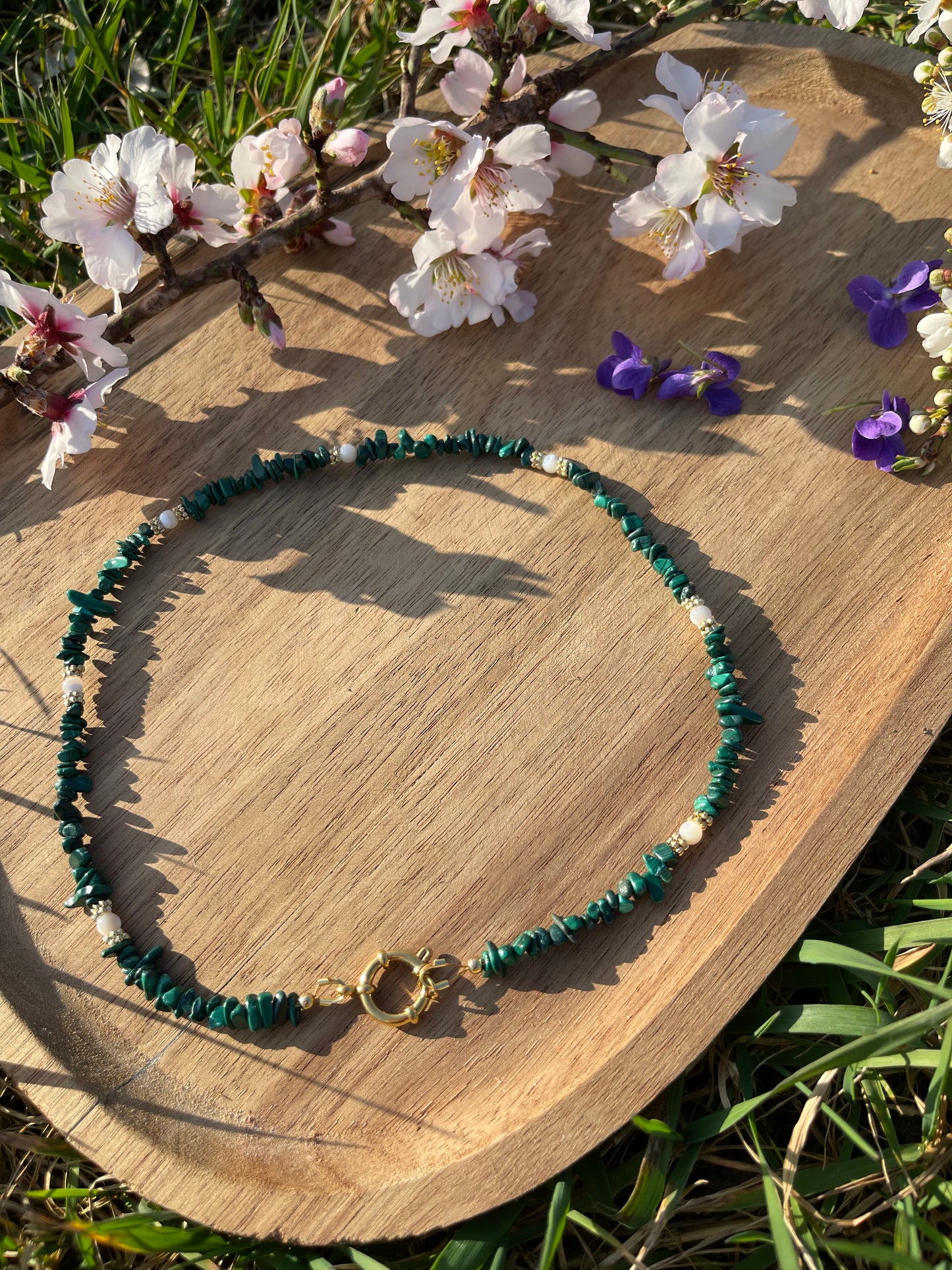 Collier malachite en pierre naturelle – Modèle Monstera